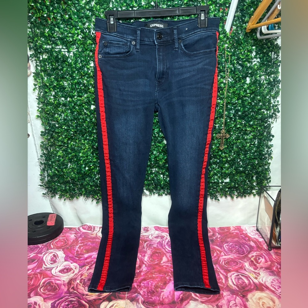 Women’s express 6R super soft jeans